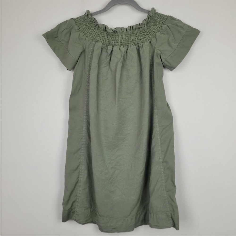 Vinyard vines dress in moss green worn only once